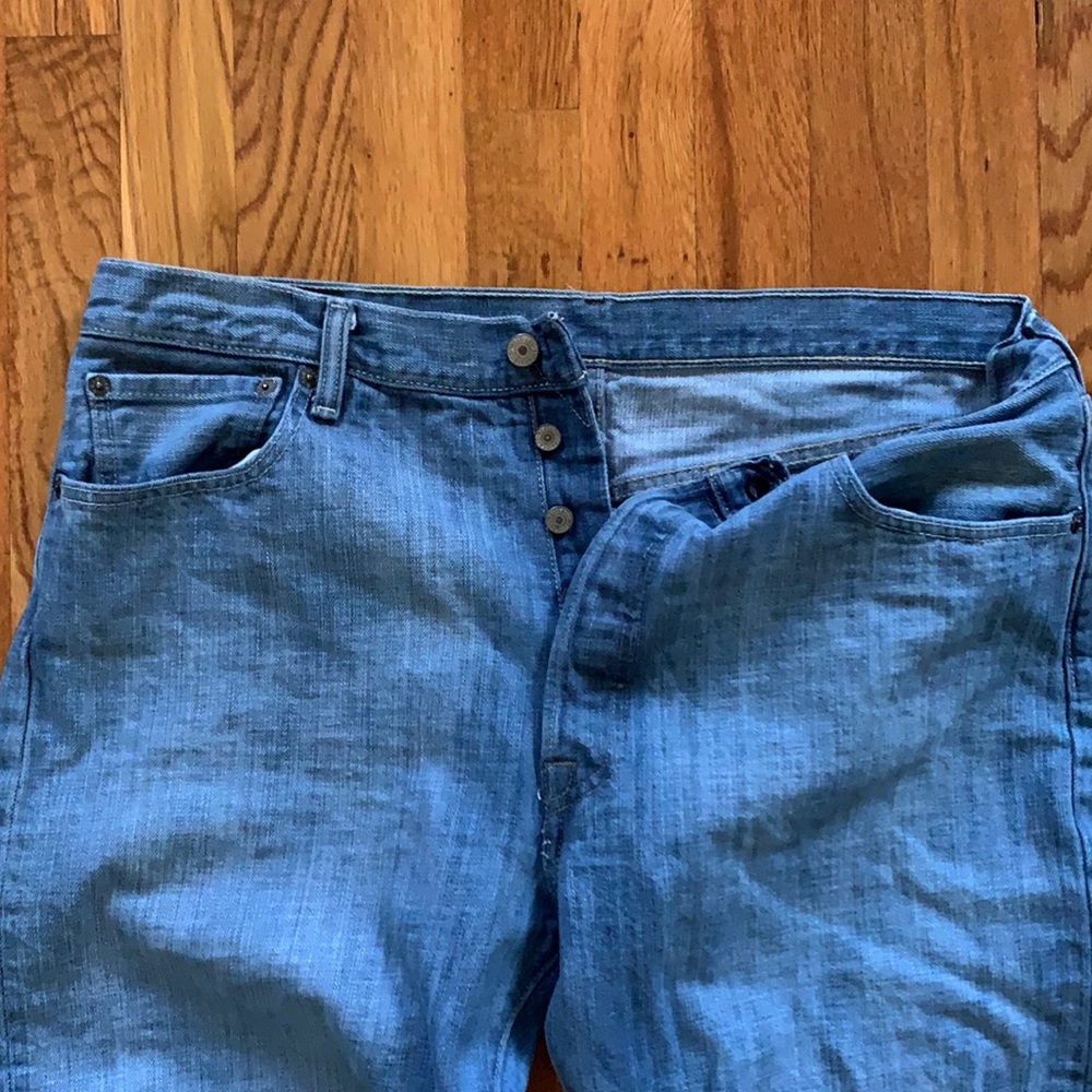 Levi’s 501 Light Wash Button Down Five Pocket Jea… - image 1